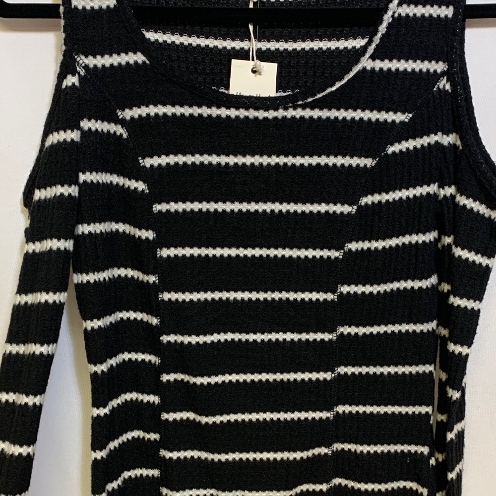 Ultra Flirt Black and White Striped Cold Shoulder Top - Picture 4 of 6